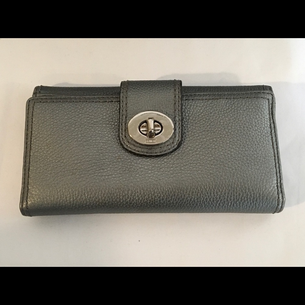 Coach Penelope Gray Peppled Wallet NWOT